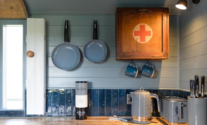 Kitchen in Susanna - Brook Cottage Shepherd huts